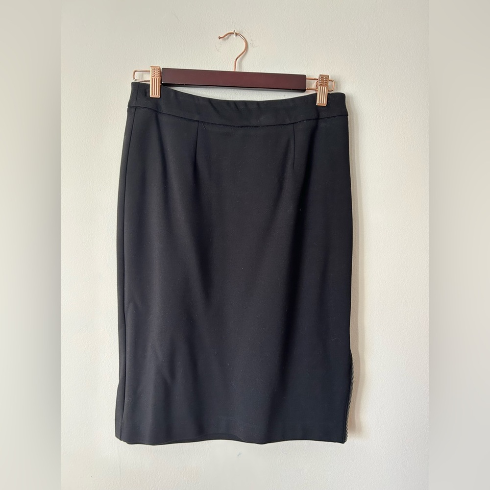 Jasmine & Juliana Knee Length pencil skirt with zipper